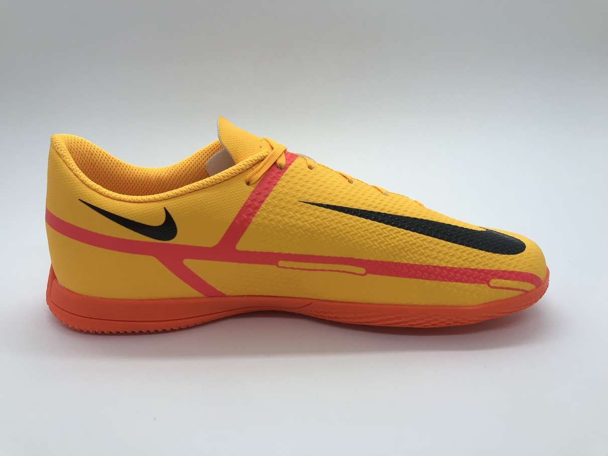 Chuteira Futsal Nike Phantom DC08